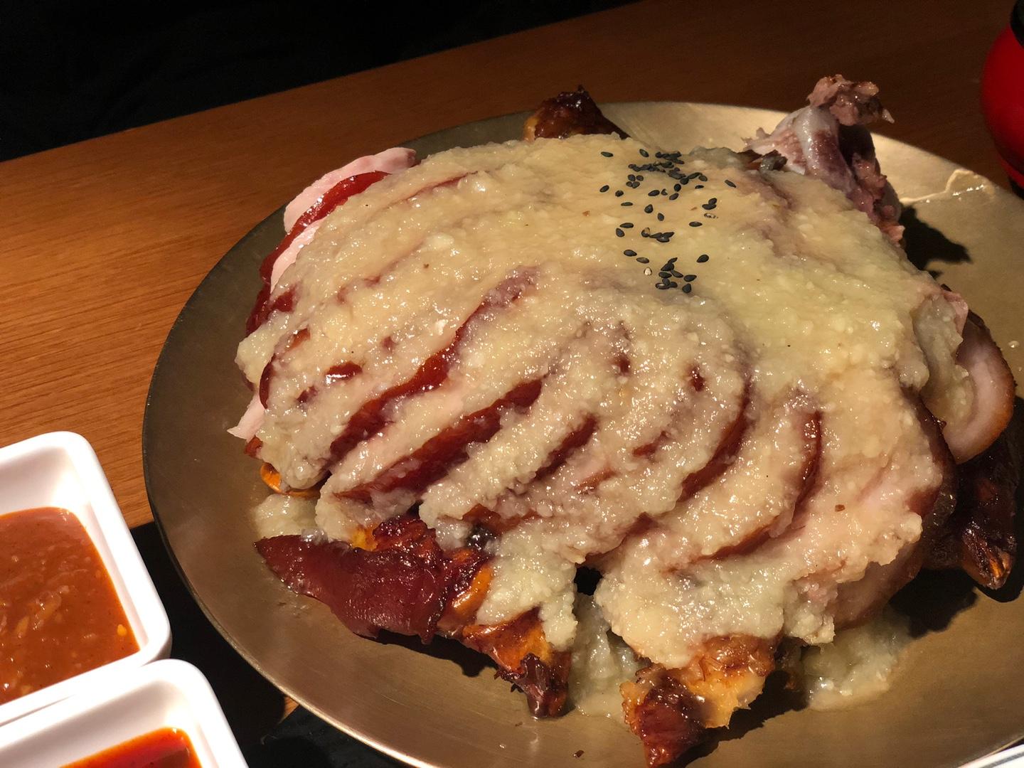 korea, seoul, hongdae, pork trotters, jokbal, korean food, review
